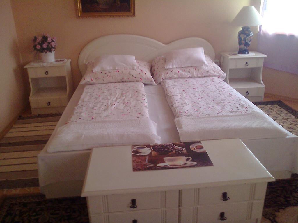 Marina-Buek Apartmanhaz Rom bilde