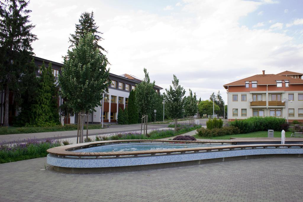 Marina-Buek Apartmanhaz Eksteriør bilde